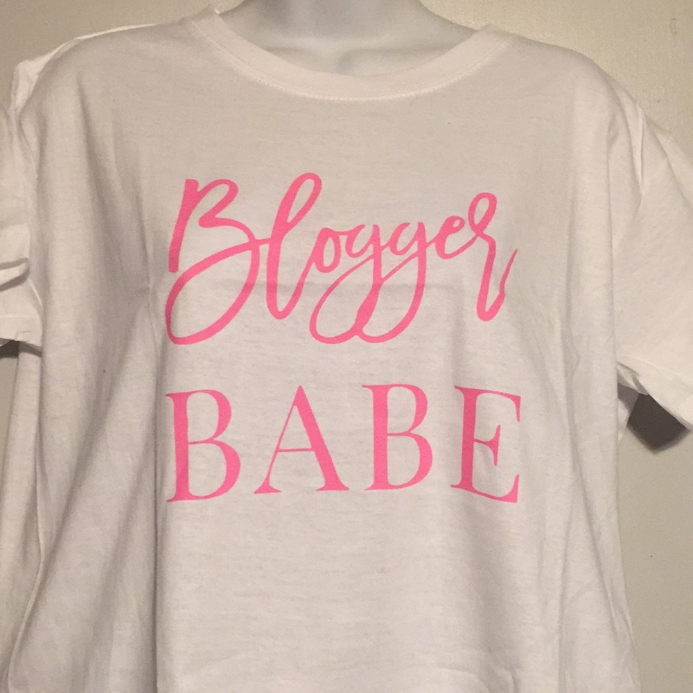 Blogger Babe T-SHIRT
